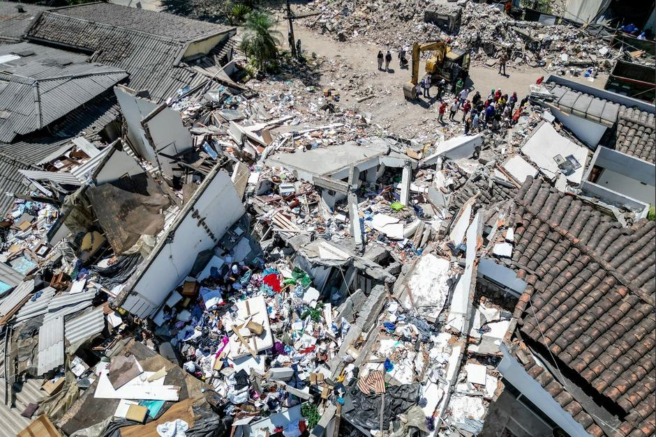 Sube a 285 la cifra de fallecidos por terremoto en Colombia