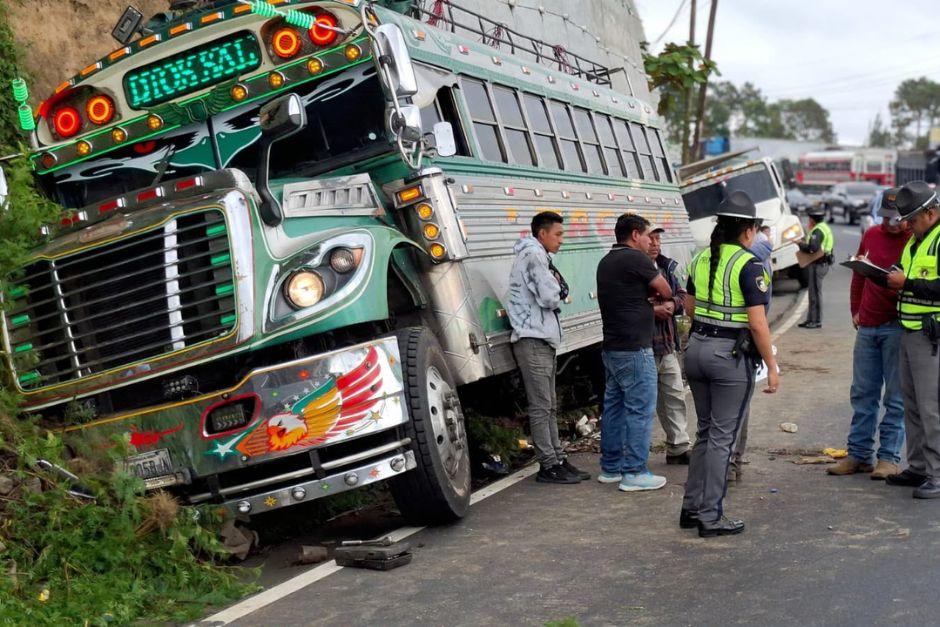 Cinco de los heridos fueron trasladados de emergencia a un centro asistencial. (Foto: Provial)