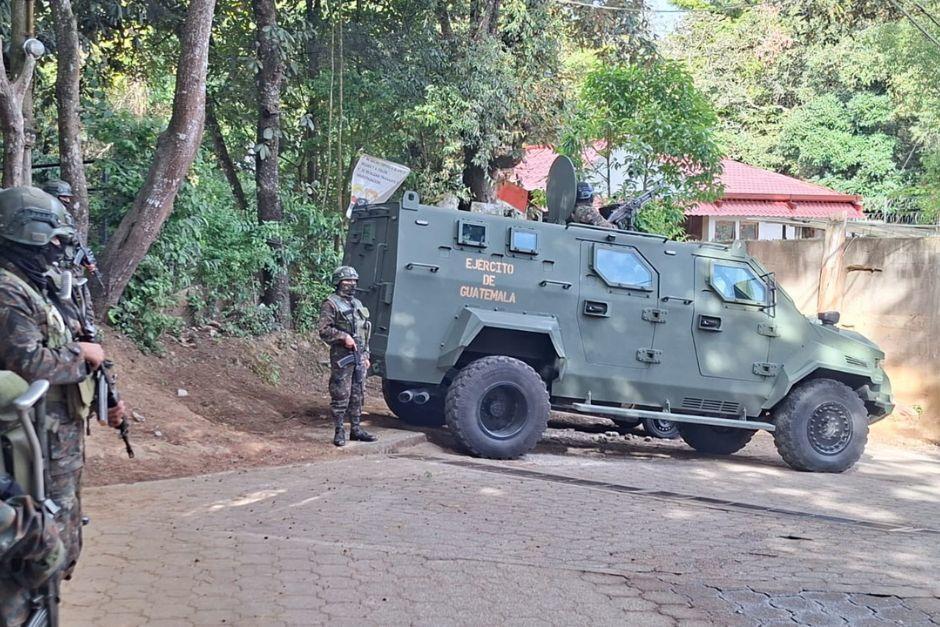 Las autoridades realizaron operativos en conjunto en San Lucas Sacatep&eacute;quez. (Foto:&nbsp;Ej&eacute;rcito de Guatemala)