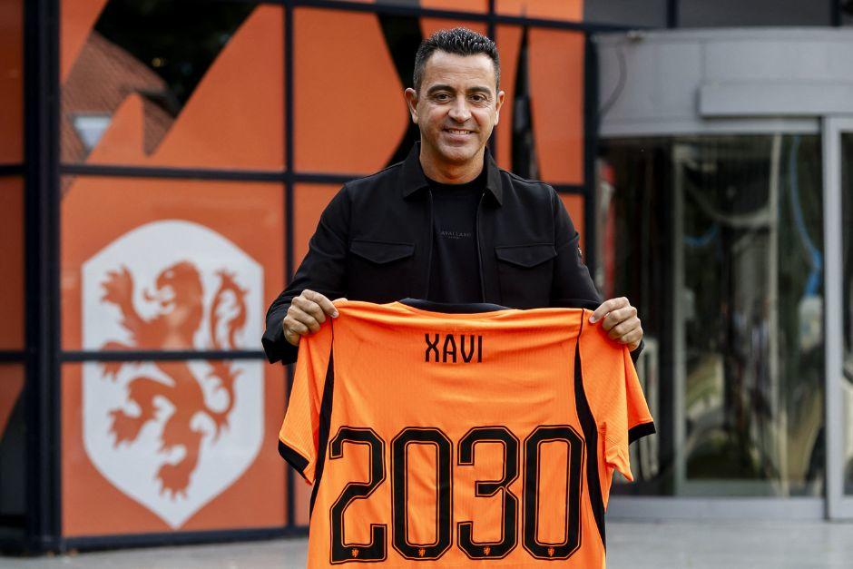 Xavi promete devolver el orgullo al futbol neerland&eacute;s