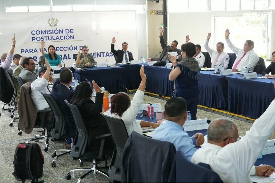Este viernes 28 de agosto fue publicado en el Diario Oficial el listado de los aspirantes excluidos temporalmente del proceso de postulaci&oacute;n para nuevo jefe de la CGC. (Foto: Wilder L&oacute;pez/Soy502)