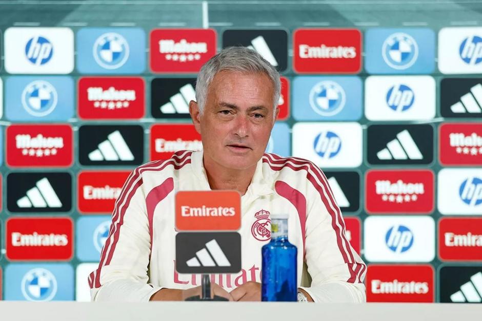 Jos&eacute; Mourinho comparti&oacute; su opini&oacute;n sobre la futura entrega del Bal&oacute;n de Oro, previo al juego del Real Madrid ante el M&aacute;laga. (Foto: Real Madrid)