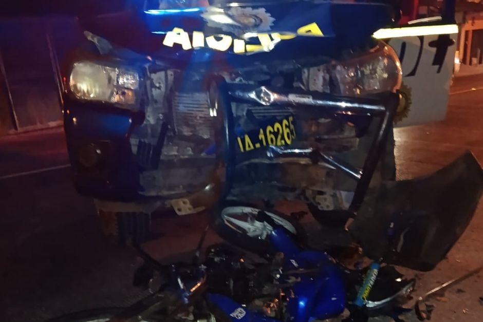 Los veh&iacute;culos sufrieron da&ntilde;os severos por el fuerte impacto.&nbsp;(Foto v&iacute;a: Polic&iacute;a Nacional Civil)