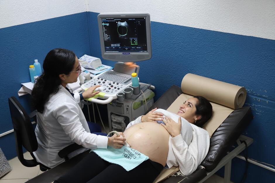 Es importante cuidar la salud del beb&eacute; con la alimentaci&oacute;n adecuada. (Foto: Cortes&iacute;a IGSS)