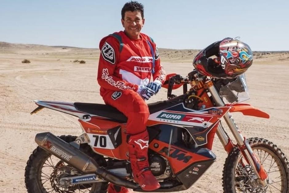 El piloto guatemalteco, Francisco Arredondo, compite en el Rally Dakar 2026, a bordo de una motocicleta KTM 450 cc. (Foto: Cortes&iacute;a&nbsp;Cristiano Barni)