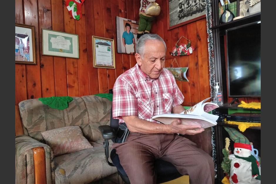 An&iacute;bal P&eacute;rez escribe la historia de Acatenango con datos que se remontan a un siglo.&nbsp;(Foto: Carlos Sotz/Colaborador)