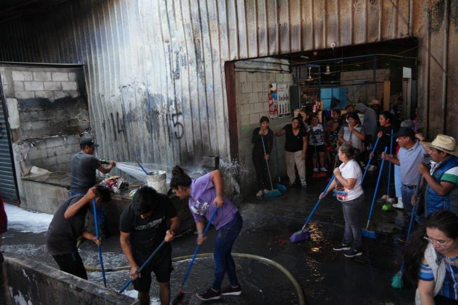 Al menos 20 locales fueron afectados por las llamas del fuego. (Foto: Wilder L&oacute;pez/Soy502)