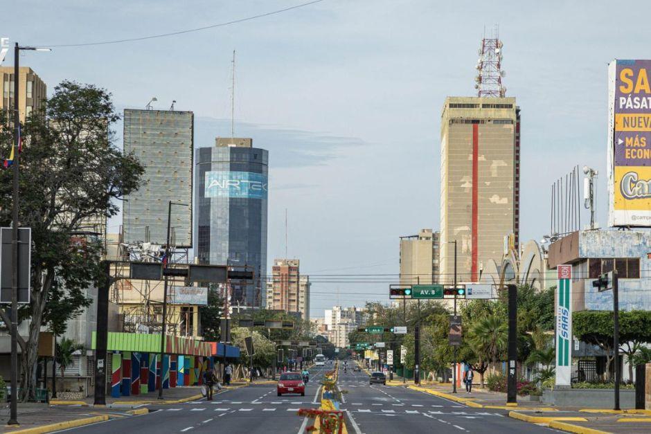 Las calles de Caracas, Venezuela, se encuentran con muy poca circulaci&oacute;n tras la captura de Nicol&aacute;s Maduro. (Foto: redes sociales)