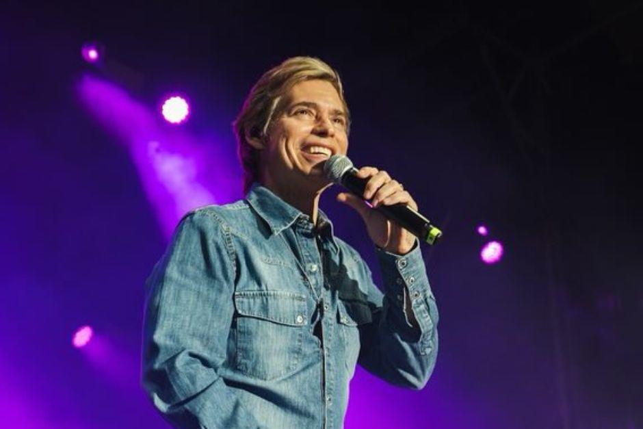 Al ritmo de la m&uacute;sica comparti&oacute; su reacci&oacute;n Carlos Baute. (Foto: redes sociales)