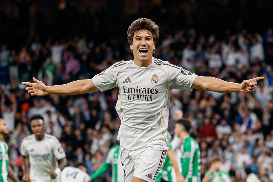 Gonzalo Garc&iacute;a fue la gran figura del partido al firmar un triplete de goles en el primer partido del 2026. El canterano merengue sali&oacute; de titular en el lugar de Mbapp&eacute;. (Foto: Real Madrid)