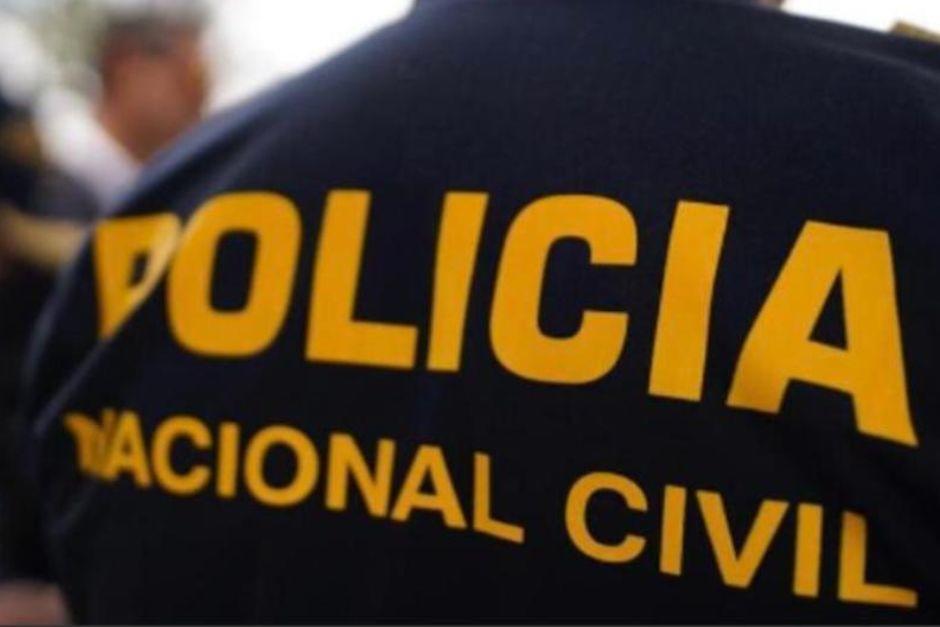 Tres&nbsp;j&oacute;venes portaban vestimenta similar al de la PNC. (Foto: archivo/Soy502)