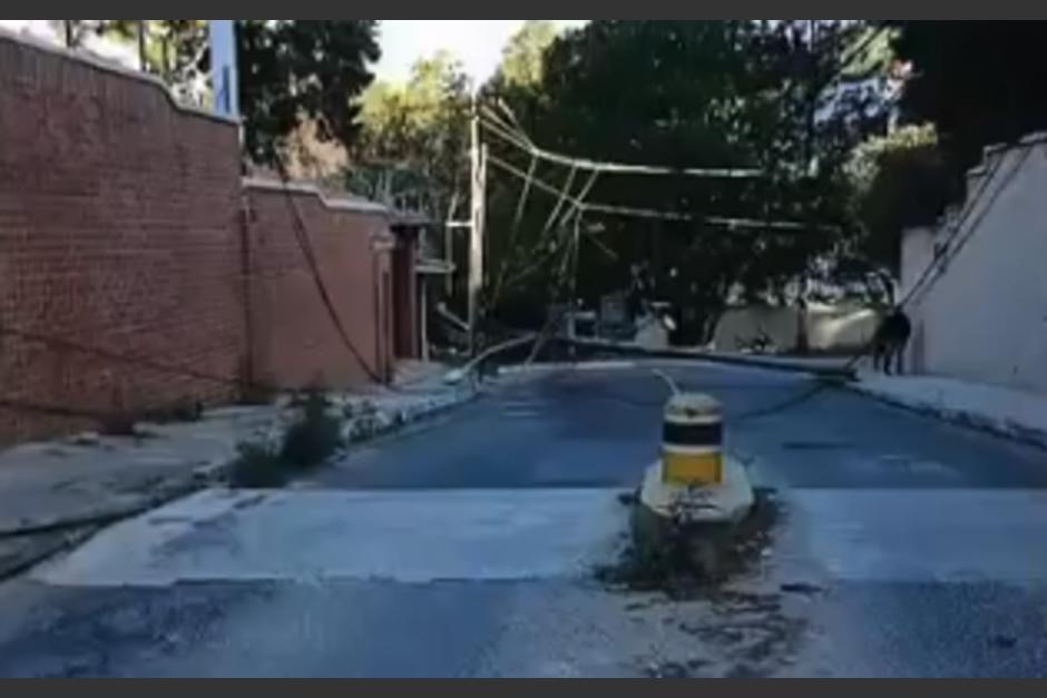 El paso por el lugar ya est&aacute; siendo coordinado por agentes de tr&aacute;nsito. (Foto: captura de video)