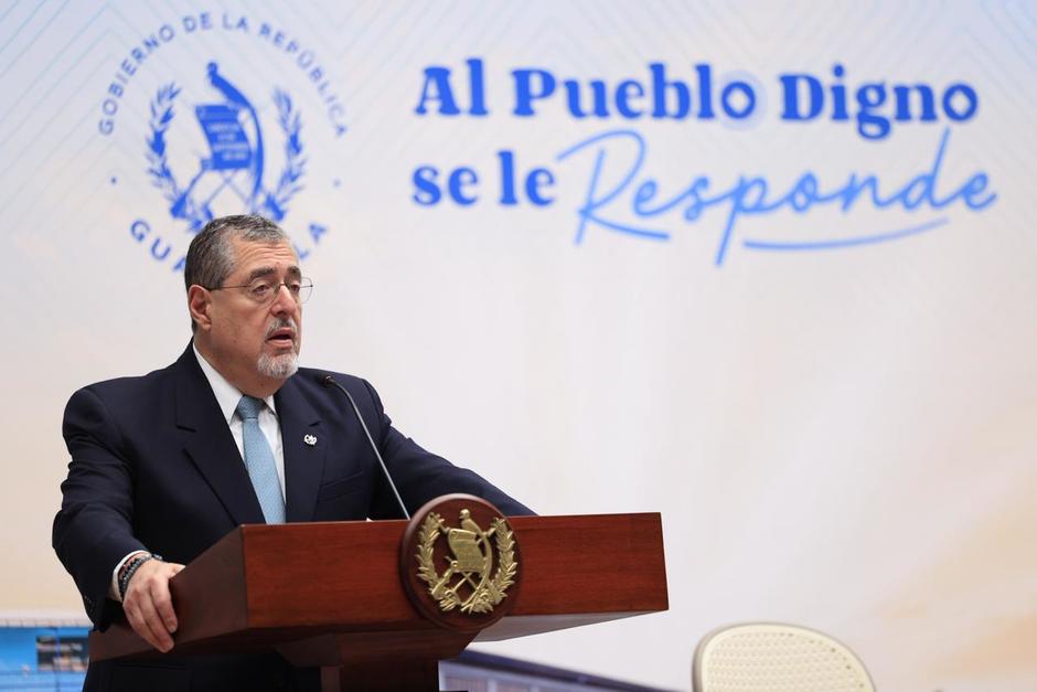 El presidente Bernardo Ar&eacute;valo, revel&oacute; que habl&oacute; con el embajador estadounidense y que este le confirm&oacute; que ser&aacute; relevado. (Foto: SCSP / Soy502)