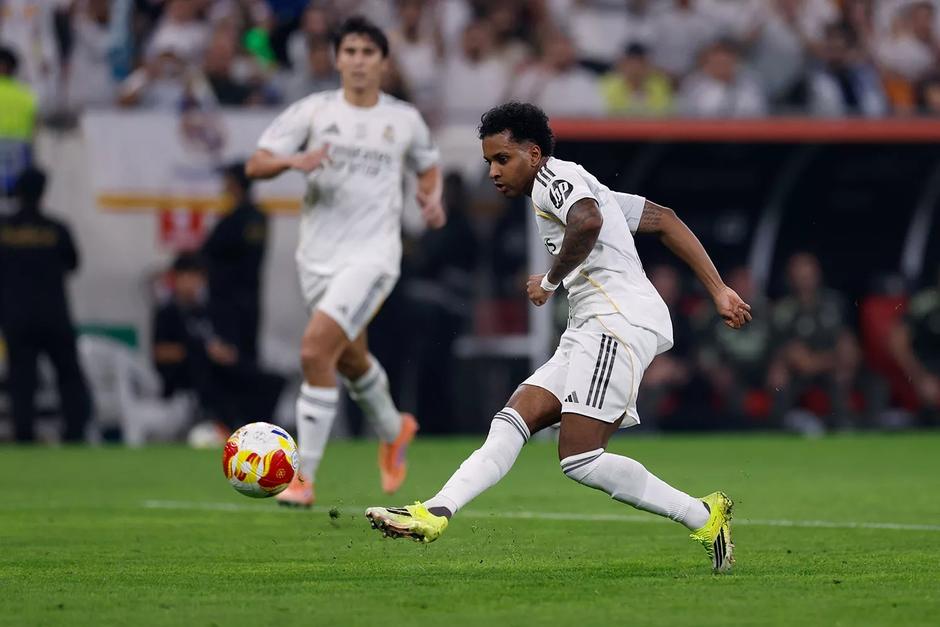 El momento en el que el brasile&ntilde;o define el 2-0 parcial para los blancos (FOTO: RMA)