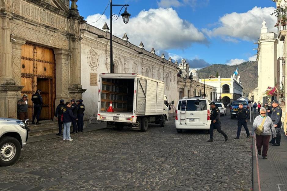 Desde el pasado 29 de diciembre, el MP allana el Museo de Arte Colonial en la Antigua Guatemala. (Foto: MP)