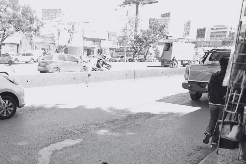 La v&iacute;ctima fue hallada sin vida en cercan&iacute;as del mercado El Guarda, en la zona 11. (Foto: Bomberos Voluntarios)
