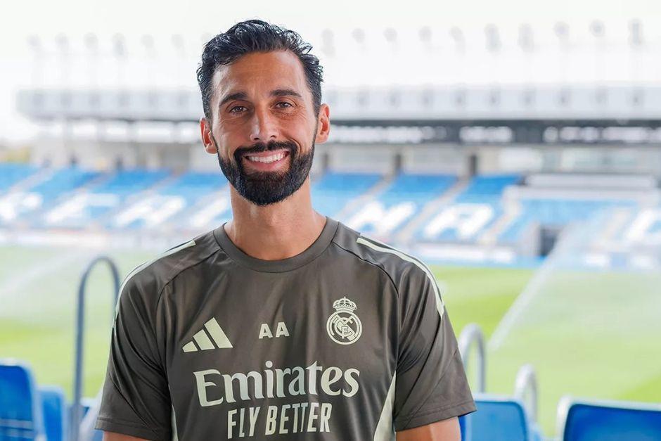 El exfutbolista espa&ntilde;ol inici&oacute; su carrera como entrenador en las canteras del club blanco en el 2020. Desde entonces, esper&oacute; su oportunidad en el banquillo del primer equipo. (Foto: Real Madrid)