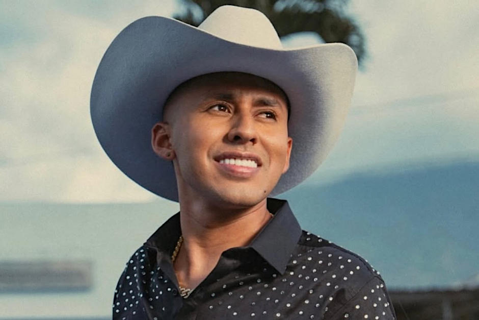 El cantante de m&uacute;sica popular fue v&acute;&iacute;ctima de un choque. (Foto: Instagram)