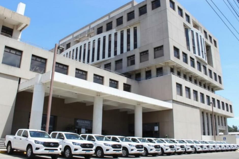 El MP tiene vigentes dos licitaciones para la adquisici&oacute;n de m&aacute;s de 400 picops. (Foto: Ilustrativa/Generada por Gemini)