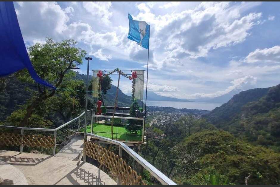 El trazo urbano de Panajachel y el lago de Atitl&aacute;n se contemplan desde este bello mirador. (Foto: Alfonso Gu&aacute;rquez/Colaborador)