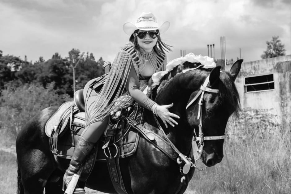 La joven fue quien hizo de los "Ramos Buchones" toda una tradici&oacute;n en los desfiles. (Foto: redes sociales)