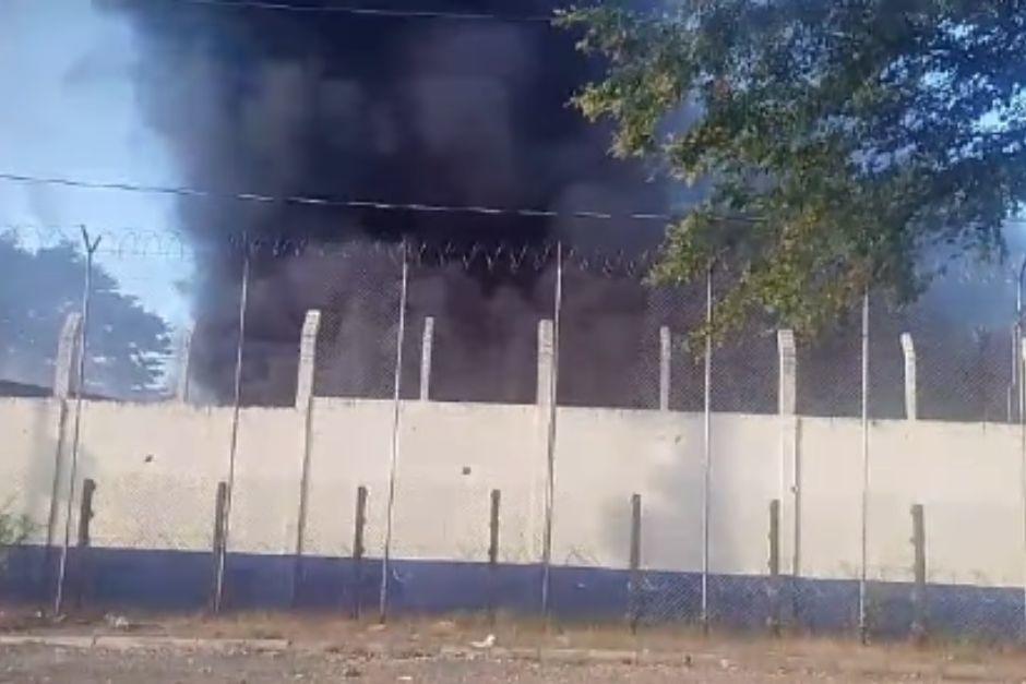 En el centro carcelario Renovaci&oacute;n I, en Escuintla, se registraron disturbios y un incendio de gran magnitud. (Foto: archivo/Soy502)