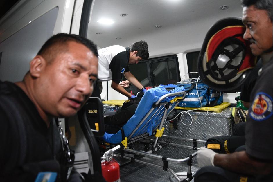 Los reos del Centro Preventivo de la zona 18 liberaron a una de las rehenes. (Foto: &Eacute;dgar Poc&oacute;n/colaborador)