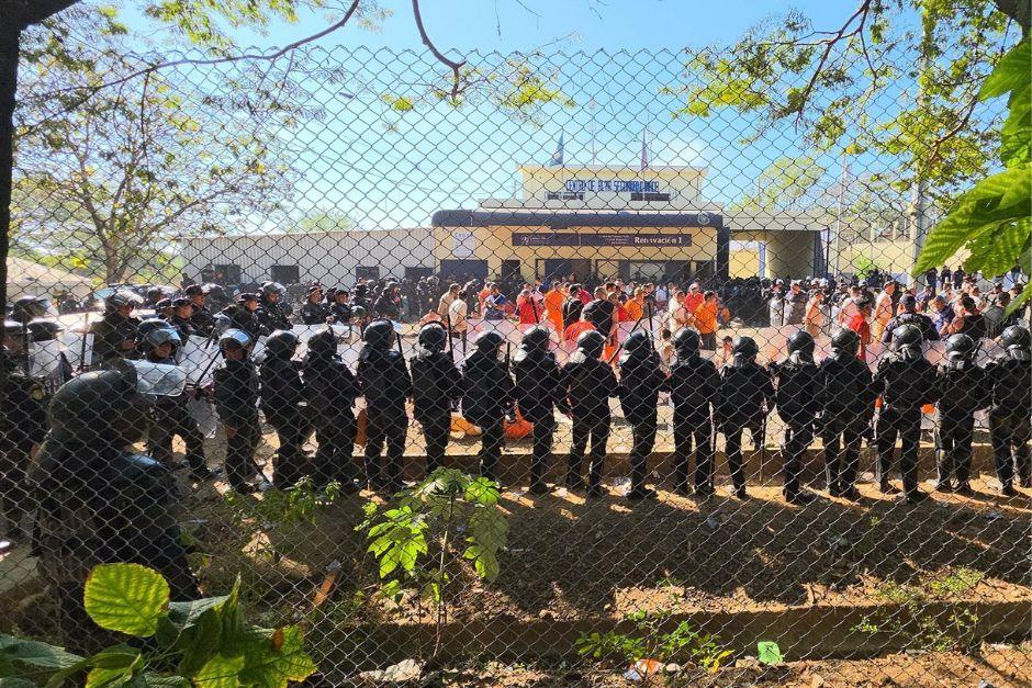 Las autoridades retomaron el orden en las instalaciones de la c&aacute;rcel Renovaci&oacute;n I. (Foto: SP)