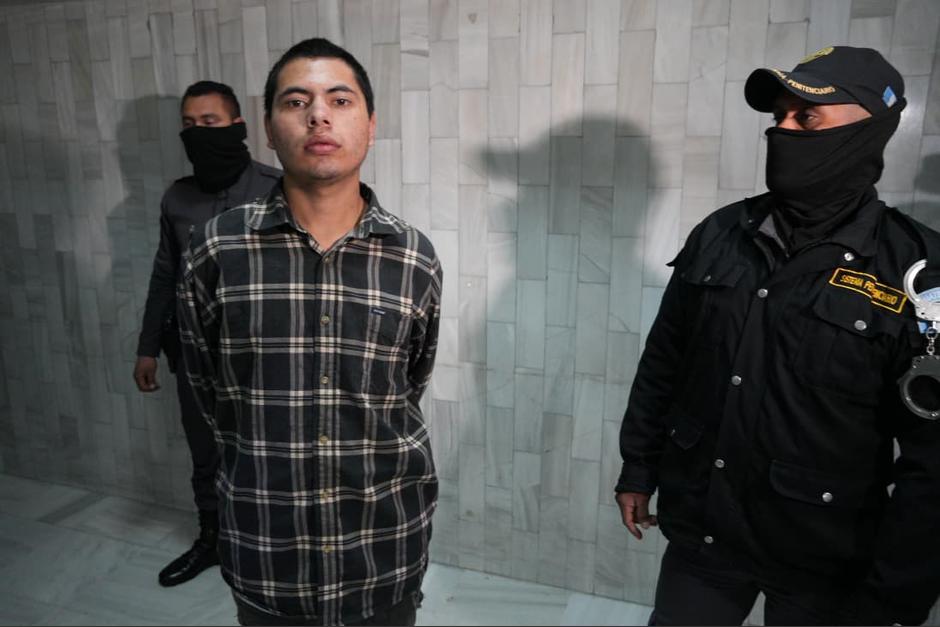 Harol Salguero, pandillero del Barrio 18, fue capturado en zona 21. En su celular encontraron indicios de los ataques a la PNC. (Foto: Wilder L&oacute;pez/Soy502)