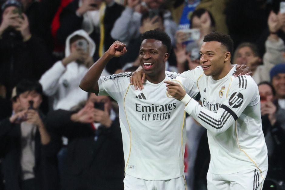Vinicius firm&oacute; un gol y dos asistencias, mientras que Mbapp&eacute;, con un doblete, lleg&oacute; a 10 goles en esta edici&oacute;n de la Champions. (Foto: AFP)