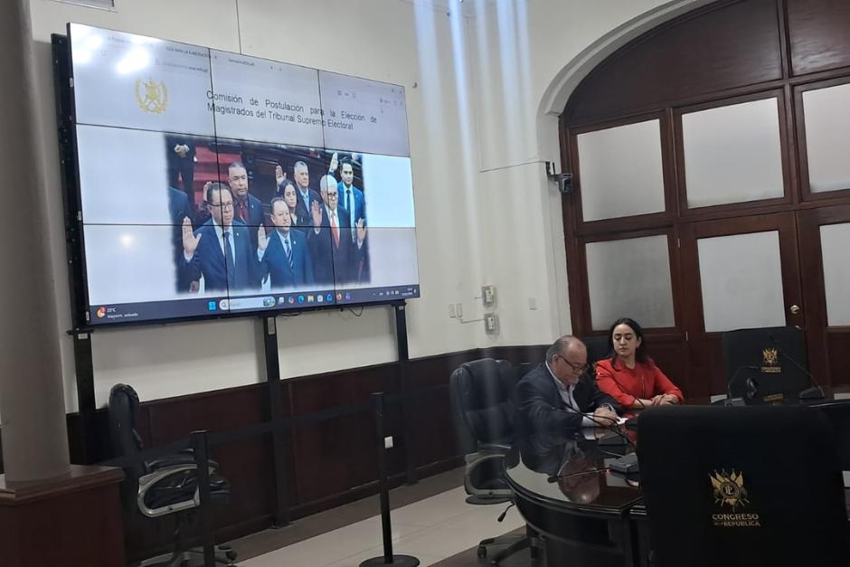 La Comisi&oacute;n de Postulaci&oacute;n del TSE, recibi&oacute; el primer expediente de aspirante a magistrado. (Foto: Jos&eacute; Luis Pos /Nuestro Diario)