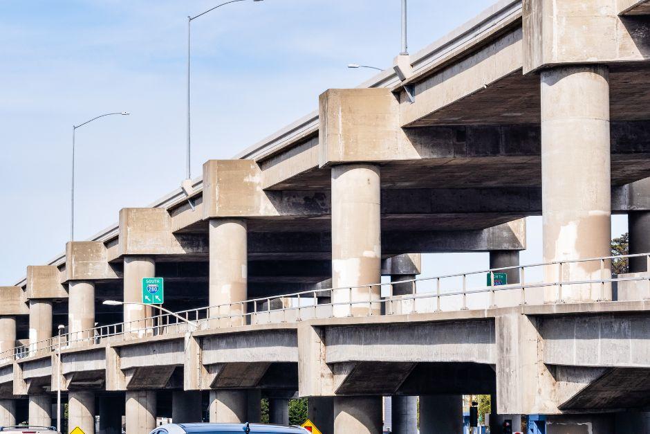 El presidente Bernardo Ar&eacute;valo explic&oacute; que el segundo piso de la calle Mart&iacute; impactar&aacute; en el tr&aacute;nsito de la ciudad de forma positiva. (Foto ilustrativa: Shutterstock)