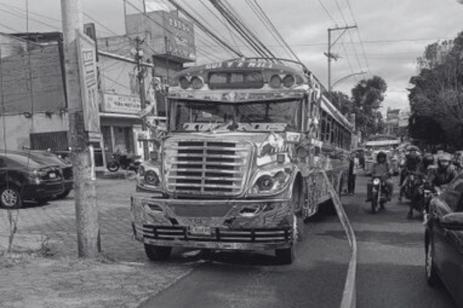La v&iacute;ctima mortal qued&oacute; en el interior de un bus extraurbano. (Foto: Am&iacute;lcar Montejo)