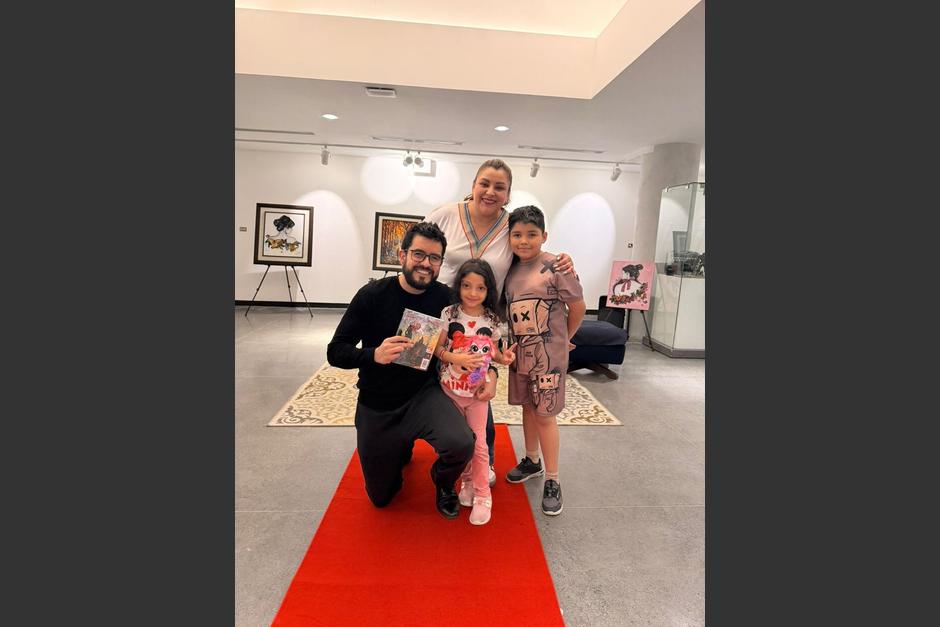 El autor guatemalteco present&oacute;&nbsp;Skyline Revelaci&oacute;n&nbsp;en el Museo Miraflores. (Foto: DanSan-R)&nbsp;