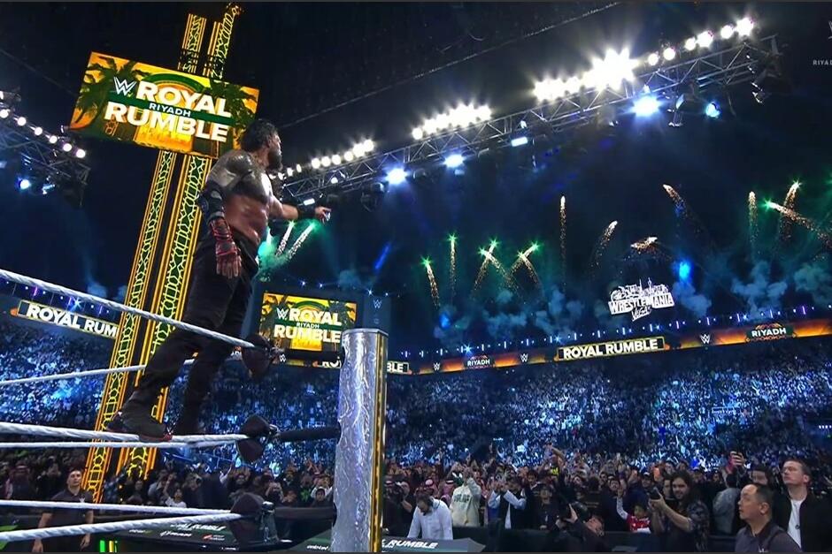 La noche cerr&oacute; con el triunfo de Roman Reigns en la Batalla Real masculina. (Foto: WWE)&nbsp;