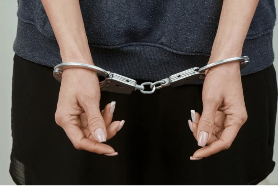 Al momento de capturarla descubrieron que ya contaba con orden de captura. (Foto iStock: Shutterstock)