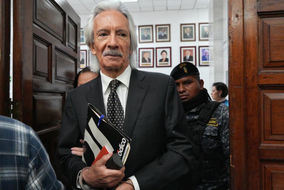 El periodista Jos&eacute; Rub&eacute;n Zamora a su llegada a la vista p&uacute;blica. (Foto: Wilder L&oacute;pez/Soy502)