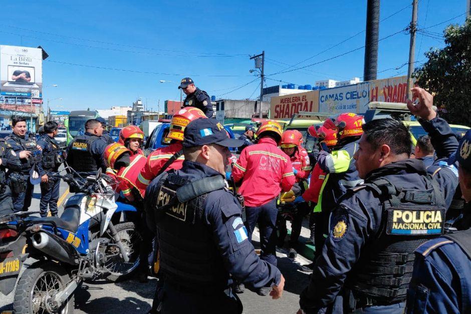 El adolescente herido es un presunto asaltante que se enfrent&oacute; a la PNC. (Foto: Bomberos Municipales)
