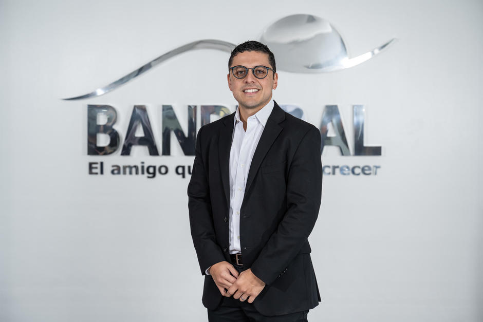 (Fotograf&iacute;a cortes&iacute;a: Banrural)