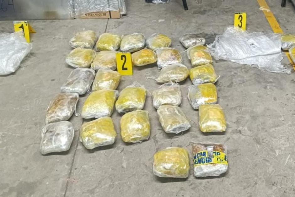 La sustancia il&iacute;cita fue encontrada dentro de bocinas de sonido. (Foto: PNC)