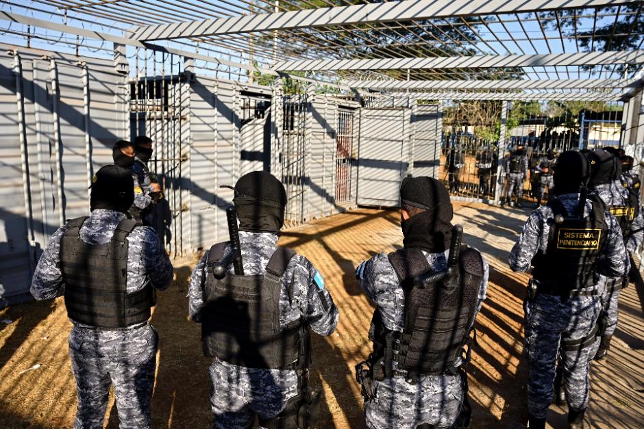 En cinco contenedores se habilitaron celdas temporales para privados de libertad. (Foto: Gobierno de Guatemala)