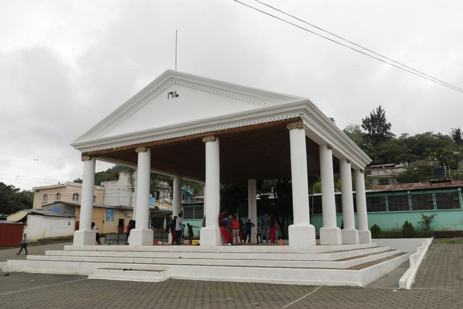 El crecimiento poblacional transform&oacute; el entorno y actualmente el templo se encuentra rodeado de viviendas y edificaciones. (Foto: Archivo)
