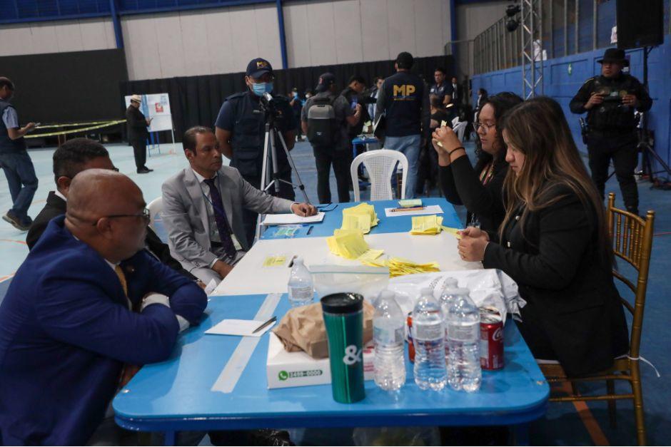 Un juez autoriz&oacute; al MP allanar centros de votaci&oacute;n del Colegio de Abogados. (Foto: &Oacute;scar Rivas / Colaborador)