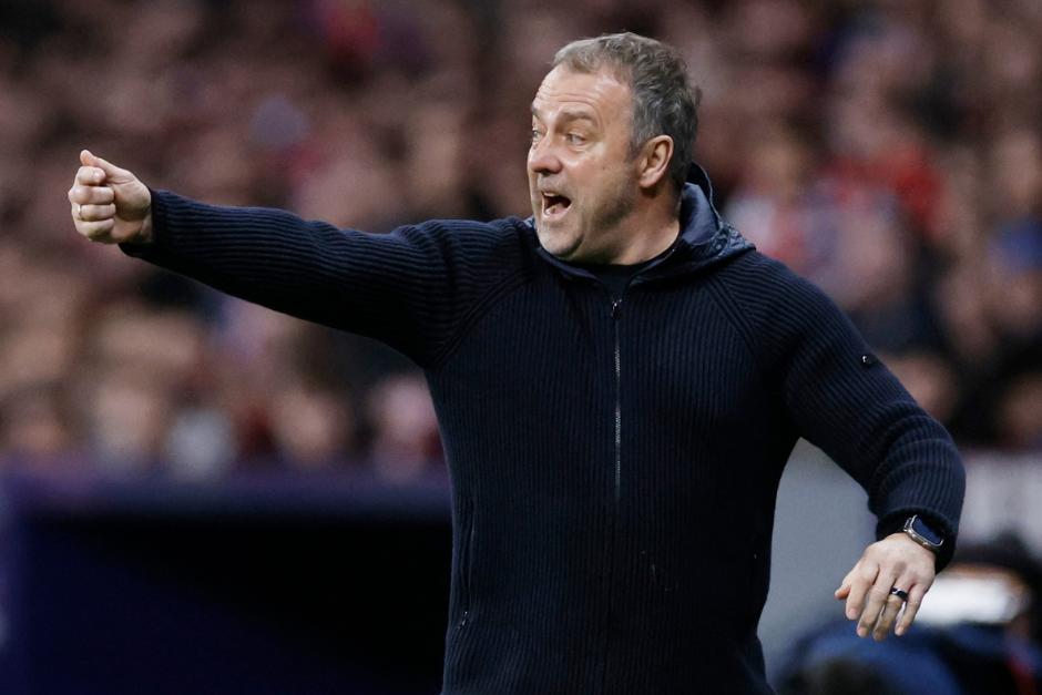Flick vivi&oacute; su peor derrota como entrenador en el futbol profesional en el estadio Metropolitano. (Foto: AFP)
