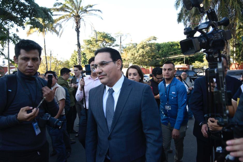 El ministro de Gobernaci&oacute;n, Marco Antonio Villeda, lleg&oacute; al centro de votaci&oacute;n del Colegio de Abogados. (Foto: Edgar Poc&oacute;n / Colaborador)