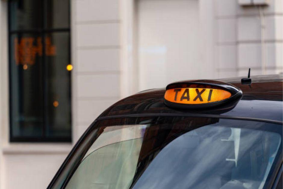 La pareja fue asaltada luego de que abordaran un taxi pirata, en donde tambi&eacute;n fueron agredidos. (Foto ilustrativa: istock)