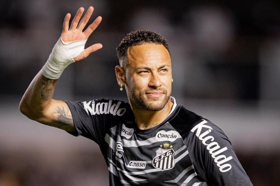 El astro brasile&ntilde;o se mostr&oacute; feliz por volver a la cancha con el equipo de sus amores. (Foto: Santos)