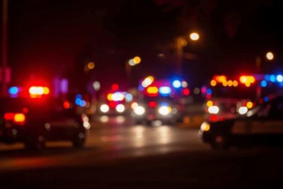 Las autoridades se hicieron presentes para atender la emergencia, que convirti&oacute; un choque en un incendio. (Foto ilustrativa: Shutterstock)