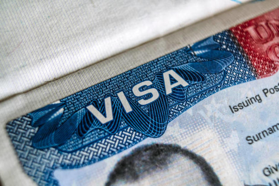 Las autoridades recibieron denuncias por ofrecimiento fraudulento de visas americanas. (Foto ilustrativa: istock)