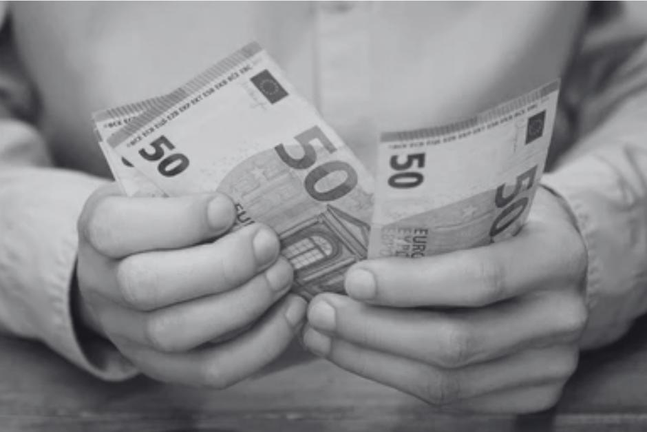 El hombre prometi&oacute; pagar una cifra de dinero a su padre y nunca lo hizo. (Foto ilustrativa: Shutterstock)